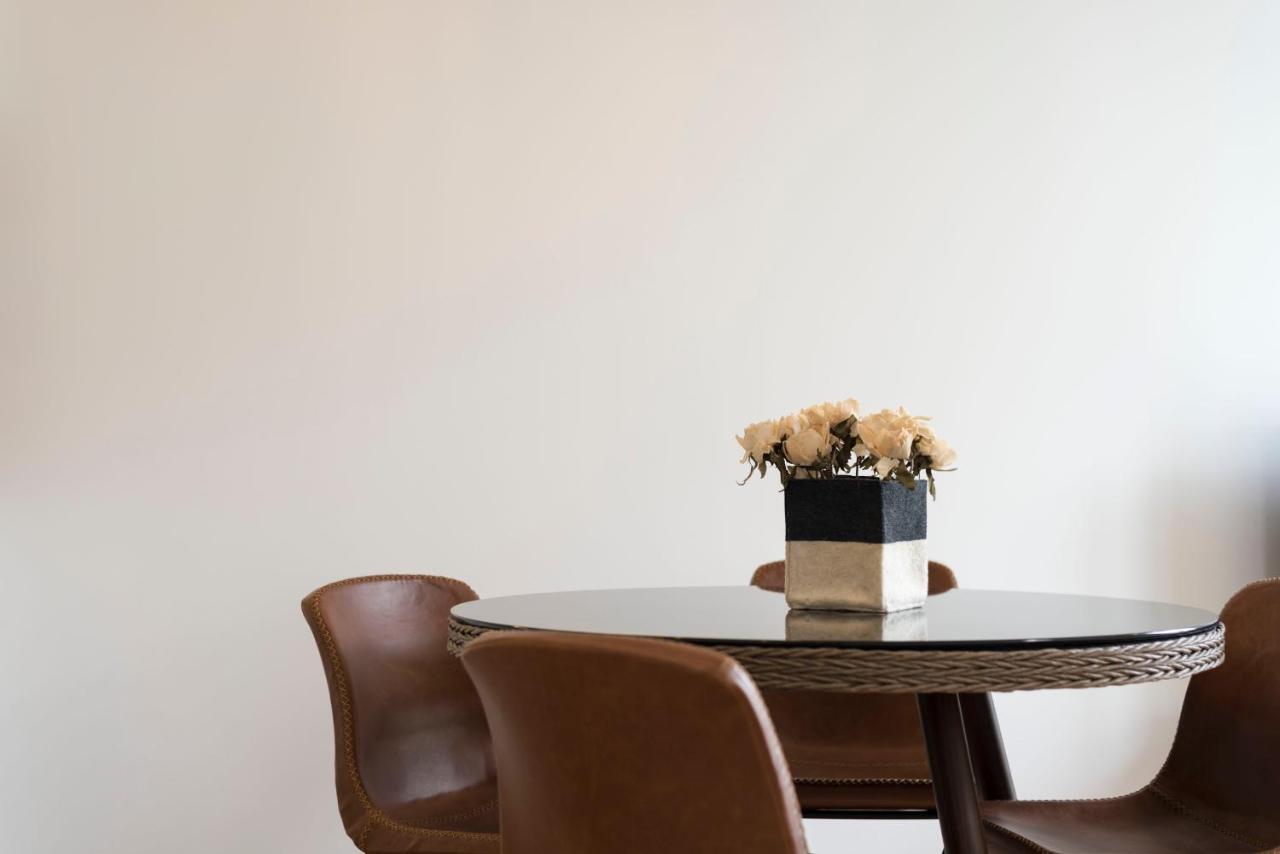 Lovelystay - Central Flat W/ Ac & Balcony ポルト エクステリア 写真